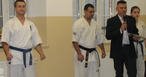 Zambrowski Klub Karate Kyokushin przed pokazem sztuk walki 