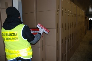 Nielegalna fabryka papierosów zlikwidowana przez Straż Graniczną 