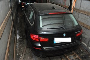 Kolejne kradzione BMW ukryte w tirze 