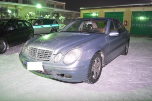 Papierosowa kontrabanda ukryta w Mercedesie Papierosowa kontrabanda ukryta w Mercedesie