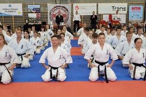 Funkcjonariuszka SG na turniej Karate Kyokushin 