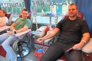 Niosą pomoc oddając krew 