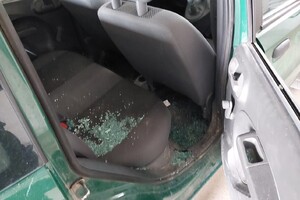 Wybita szyba w samochodzie SG 