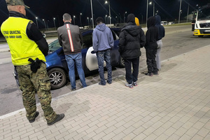 Zatrzymani nielegalni migranci 