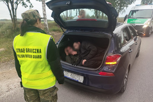 Zatrzymani kurierzy z nielegalnymi migrantami 