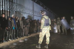 Zatrzymani migranci .