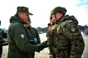IV zmiana żołnierzy do wsparcia Straży Granicznej w ochronie granicy. Uroczystość przekazania obowiązków. 