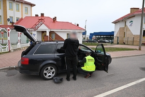 Zatrzymani za przemyt papierosów dronami 