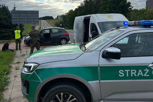 Zatrzymany kurier wraz z cudzoziemcami