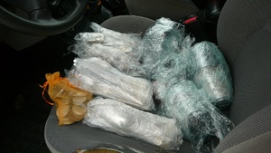 Ujawnione monety i sprzęt elektroniczny