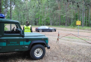 Zatrzymane po pościgu BMW 640D Gran Coupe 