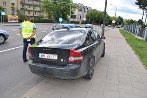 Zatrzymane Volvo S40 do kontroli drogowej 