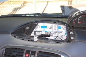 Papierosy ukryte w specjalnie skonstruowanych skrytkach 