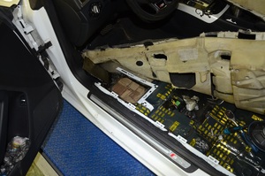 Narkotyki schowane w skrytkach w Audi